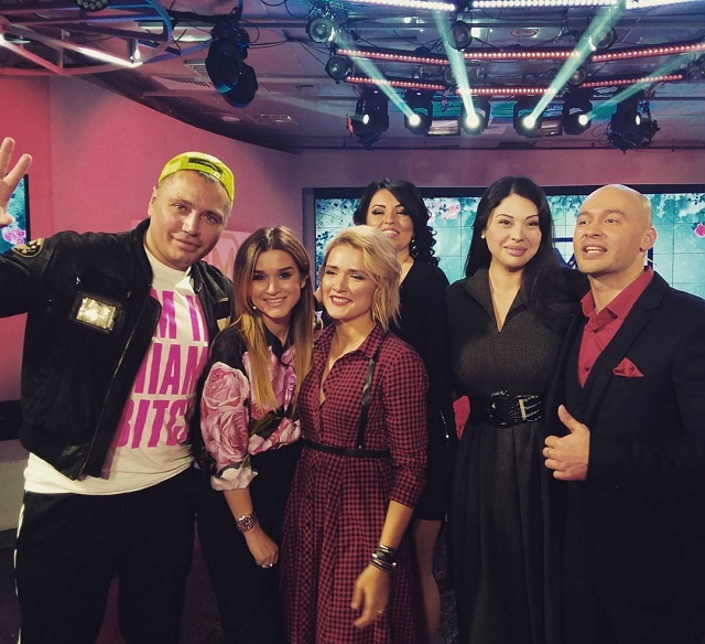 Фото со съёмок ток-шоу (10.12.2017) Фото со съёмок ток-шоу (10.12.2017)