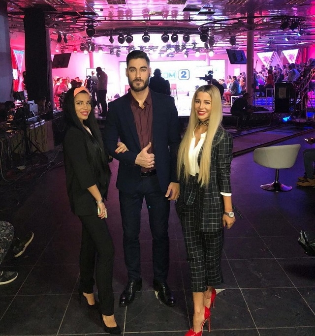 Фото со съёмок ток-шоу (10.12.2017) Фото со съёмок ток-шоу (10.12.2017)