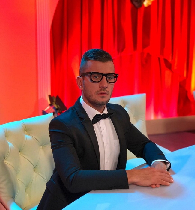 Фото со съёмок ток-шоу (17.12.2017) Фото со съёмок ток-шоу (17.12.2017)