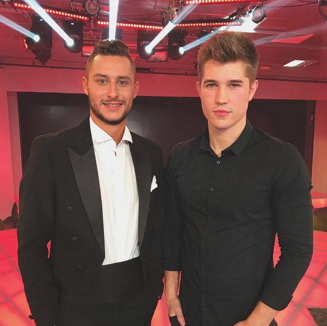 Фото со съёмок ток-шоу (17.12.2017) Фото со съёмок ток-шоу (17.12.2017)