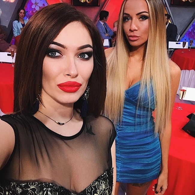 Фото со съёмок ток-шоу (17.12.2017) Фото со съёмок ток-шоу (17.12.2017)