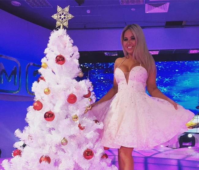 Фото со съёмок ток-шоу (22.12.2017) Фото со съёмок ток-шоу (22.12.2017)