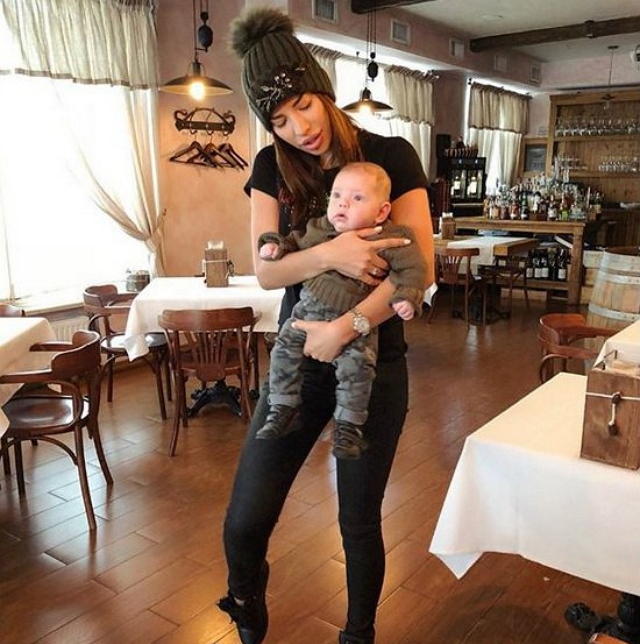 Елизавета Шароха окрестила сына Елизавета Шароха окрестила сына