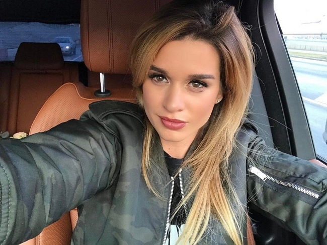 Ксения Бородина ищет спутников для поездки в Лондон Ксения Бородина ищет спутников для поездки в Лондон