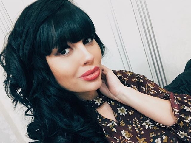 Поклонники осудили Нелли Ермолаеву за черную коляску Поклонники осудили Нелли Ермолаеву за черную коляску