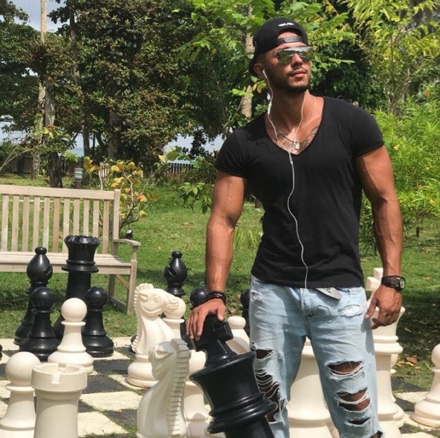 Саймон Марданшин: Просто они не в моем вкусе! Саймон Марданшин: Просто они не в моем вкусе!