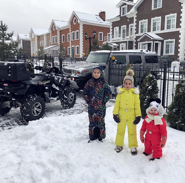 Фото детей участников Дома-2 (28.12.2017) Фото детей участников Дома-2 (28.12.2017)