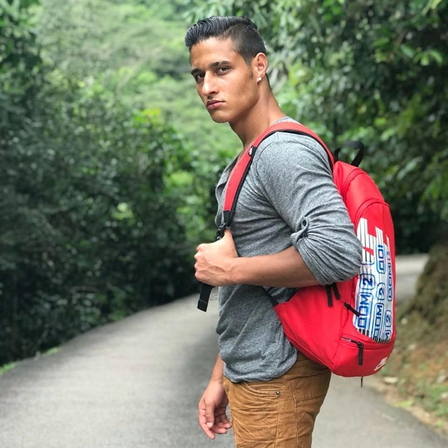 Руслан Минаков: Карина уходит от проблем Руслан Минаков: Карина уходит от проблем