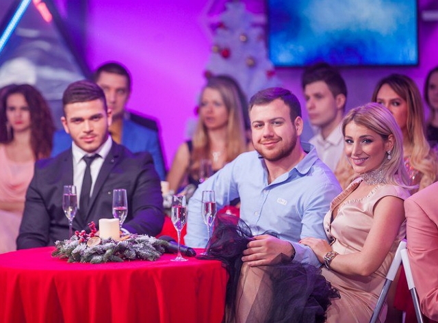 Фото со съёмок ток-шоу (30.12.2017) Фото со съёмок ток-шоу (30.12.2017)