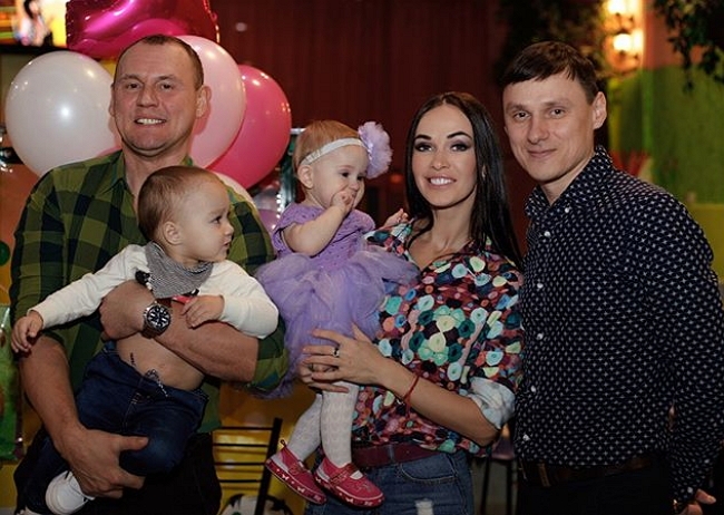 Степан Меньщиков воссоединился с женой ради дочери Степан Меньщиков воссоединился с женой ради дочери