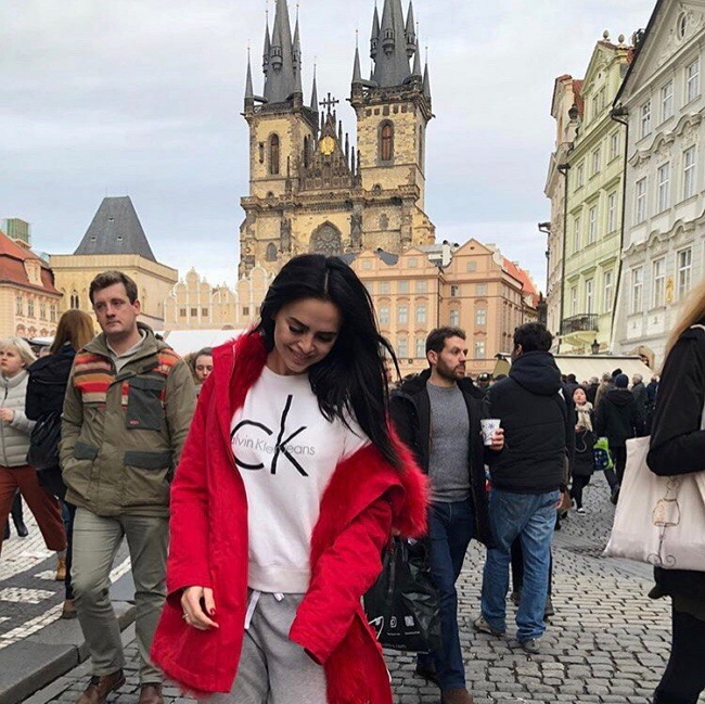 Виктория Романец и Антон Гусев прогулялись по Праге Виктория Романец и Антон Гусев прогулялись по Праге