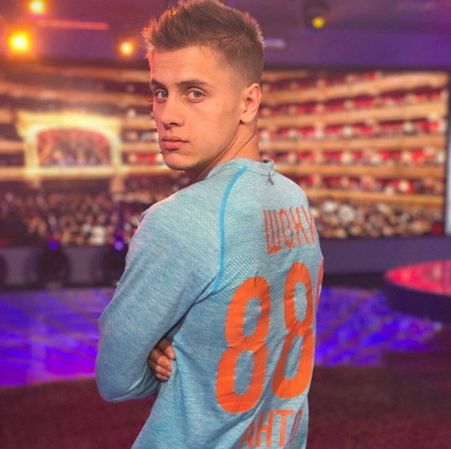 Антон Шоки умоляет зрителей о помощи Антон Шоки умоляет зрителей о помощи