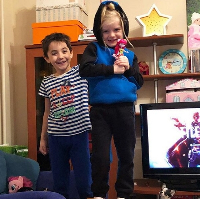 Фото детей участников Дома-2 (28.03.2018) Фото детей участников Дома-2 (28.03.2018)