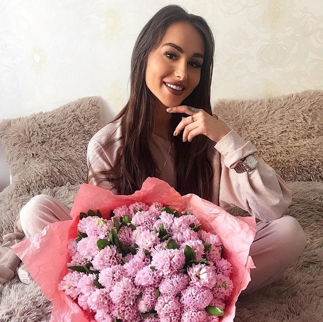 Лера Фрост: Общаемся, но не съезжаемся Лера Фрост: Общаемся, но не съезжаемся