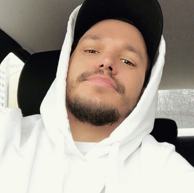 Антон Гусев решил заработать на своей бороде Антон Гусев решил заработать на своей бороде