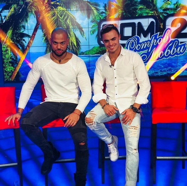 Фото со съёмок ток-шоу (30.03.2018) Фото со съёмок ток-шоу (30.03.2018)