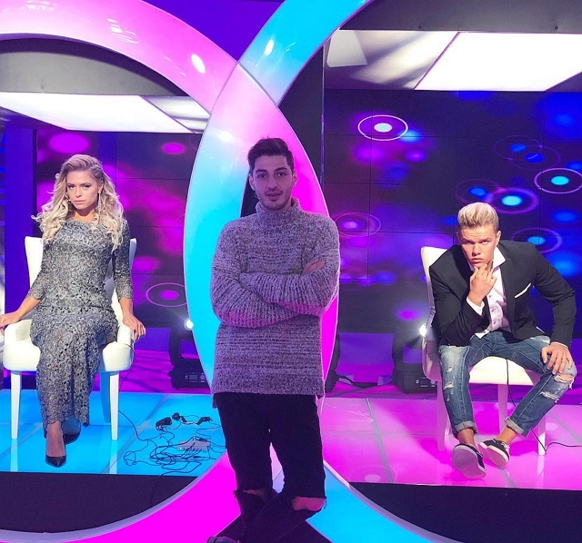 Фото со съёмок ток-шоу (30.03.2018) Фото со съёмок ток-шоу (30.03.2018)