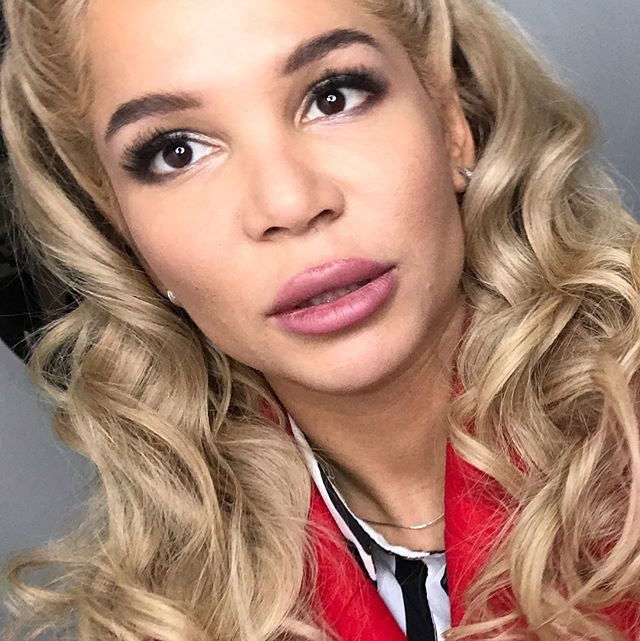 Катя Колисниченко готовится к новой пластике Катя Колисниченко готовится к новой пластике