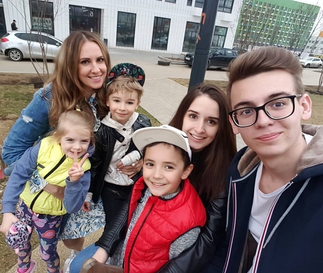 Фото детей участников Дома-2 (21.04.2018) Фото детей участников Дома-2 (21.04.2018)