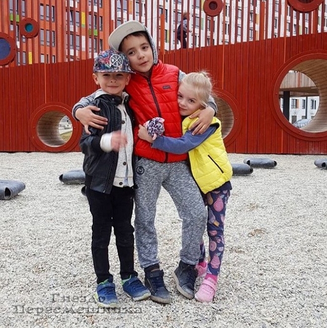 Фото детей участников Дома-2 (21.04.2018) Фото детей участников Дома-2 (21.04.2018)