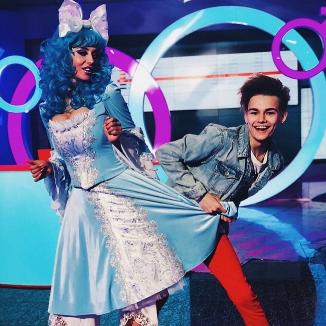 Фото со съёмок ток-шоу (25.04.2018) Фото со съёмок ток-шоу (25.04.2018)