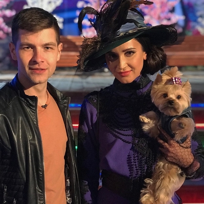 Фото со съёмок ток-шоу (25.04.2018) Фото со съёмок ток-шоу (25.04.2018)