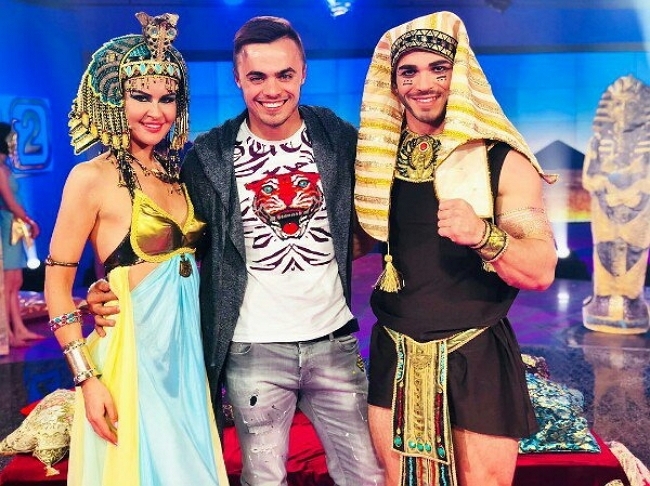 Фото со съёмок ток-шоу (25.04.2018) Фото со съёмок ток-шоу (25.04.2018)