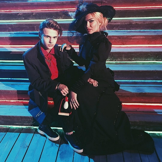 Фото со съёмок ток-шоу (25.04.2018) Фото со съёмок ток-шоу (25.04.2018)