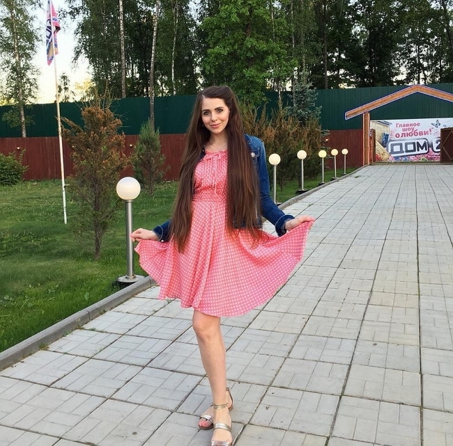 Что мешает Ольге Рапунцель найти себе подруг? Что мешает Ольге Рапунцель найти себе подруг?