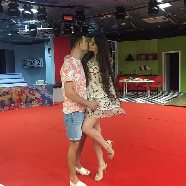 Фото со съёмок ток-шоу (30.06.2018) Фото со съёмок ток-шоу (30.06.2018)