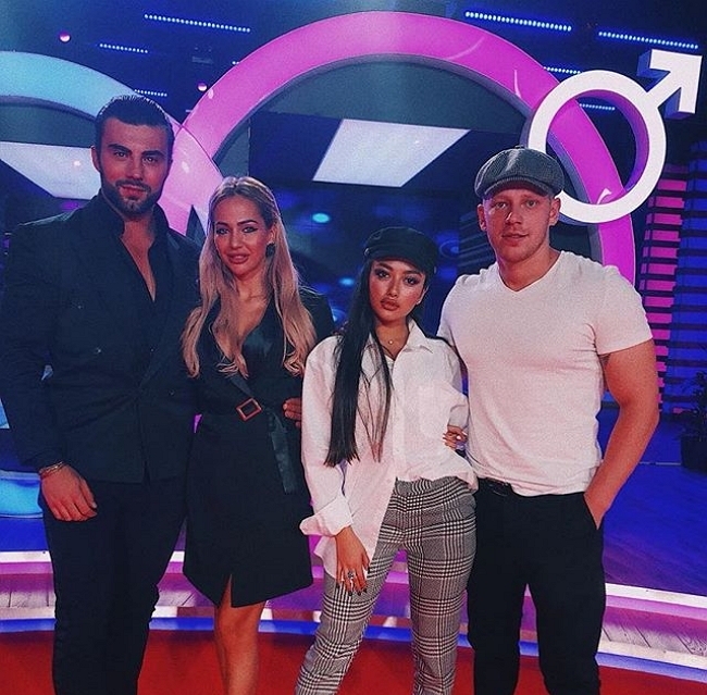 Фото со съёмок ток-шоу (5.09.2018) Фото со съёмок ток-шоу (5.09.2018)