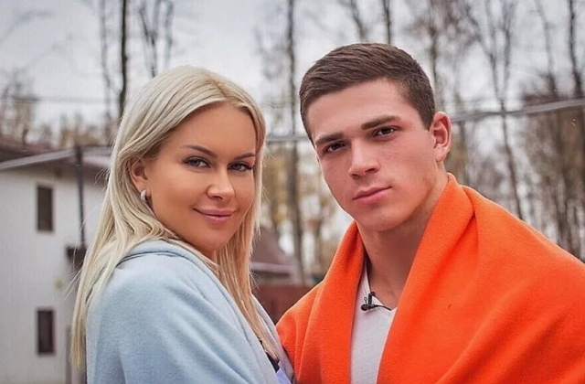 Марина Африкантова: Рома дерется по ночам! Марина Африкантова: Рома дерется по ночам!