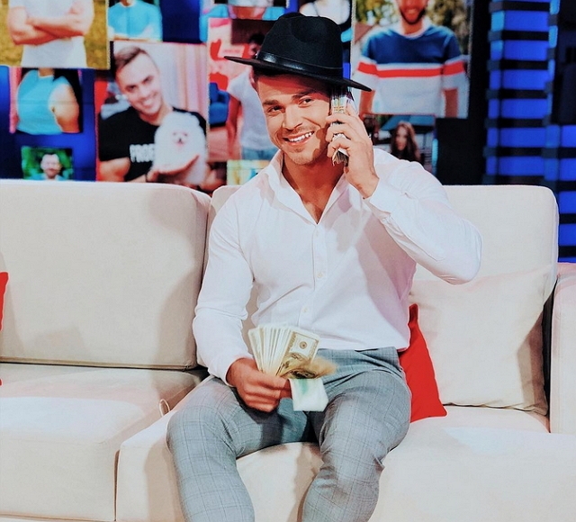 Фото со съёмок ток-шоу (25.10.2018) Фото со съёмок ток-шоу (25.10.2018)