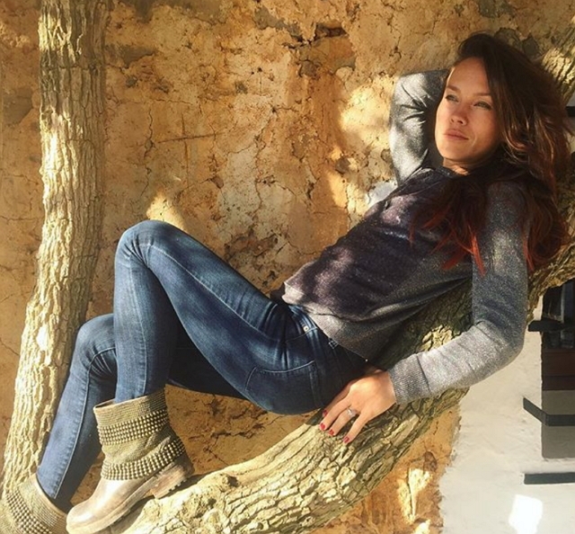 Sheila porno yulduz Tanya yalangoch holda jinsiy aloqa qilmoqda