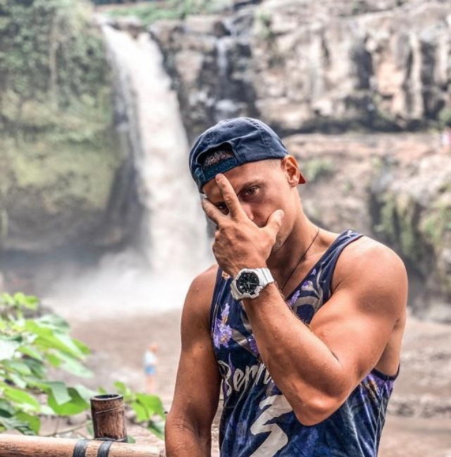 Иван Барзиков задумался об эмиграции в США Иван Барзиков задумался об эмиграции в США