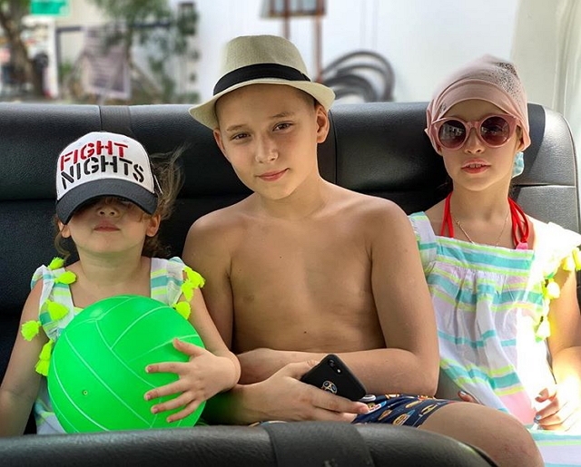 Ксения Бородина улетела с семьёй в Таиланд Ксения Бородина улетела с семьёй в Таиланд