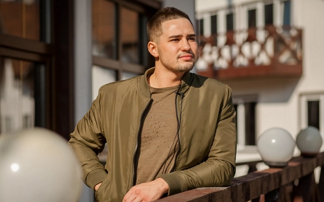 Захар Саленко: Меня физически тянет к Ане Захар Саленко: Меня физически тянет к Ане