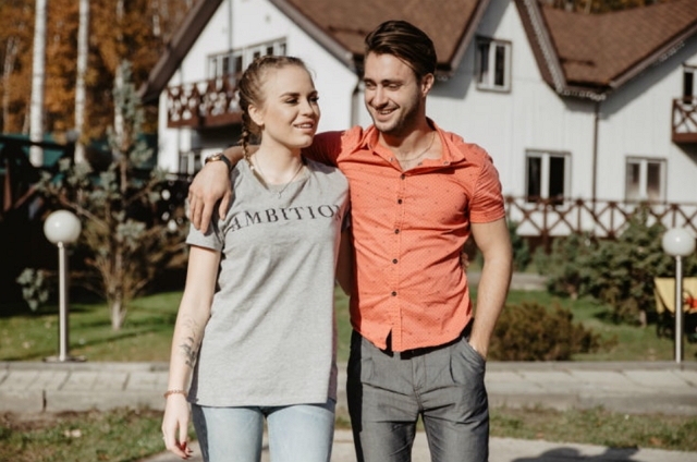 Алексей Безус запрещает Милене Безбородовой увеличивать грудь Алексей Безус запрещает Милене Безбородовой увеличивать грудь