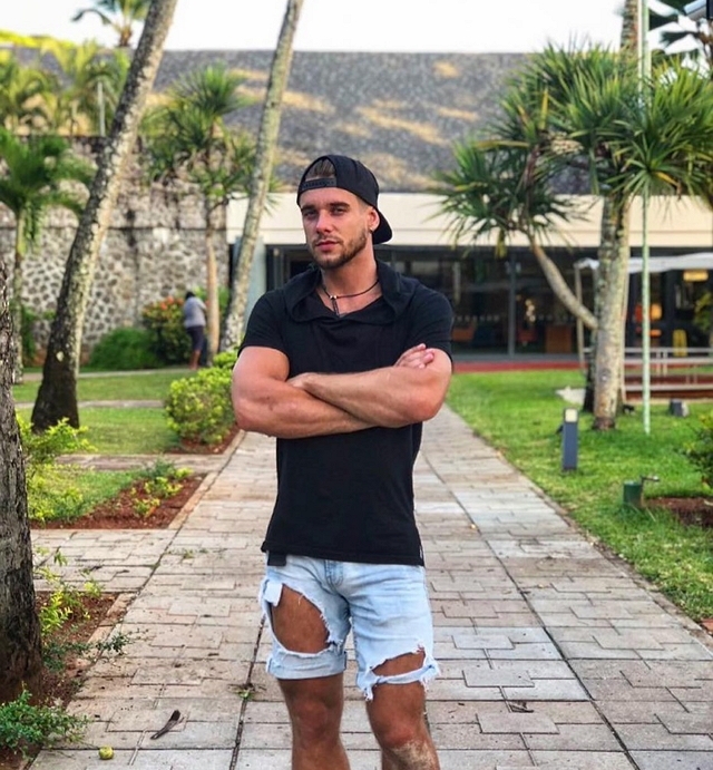 Евгений Ромашов: Возвращать Юлю не намерен Евгений Ромашов: Возвращать Юлю не намерен