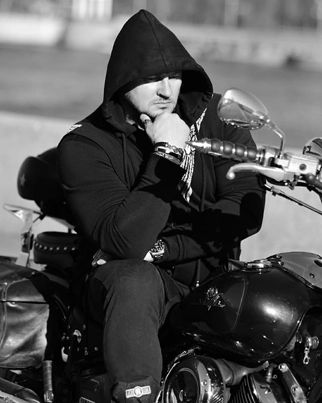 ����� ����� ���: ������ �����������