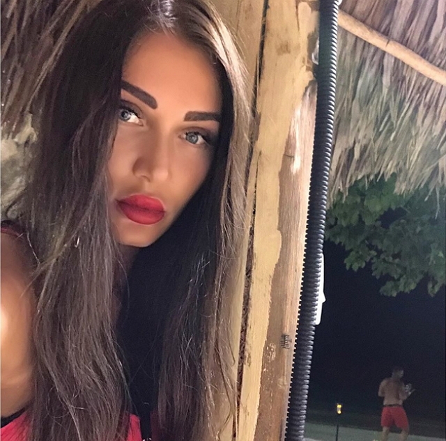 Наталья Шаронова: Не хватает косметики и новых вещей Наталья Шаронова: Не хватает косметики и новых вещей