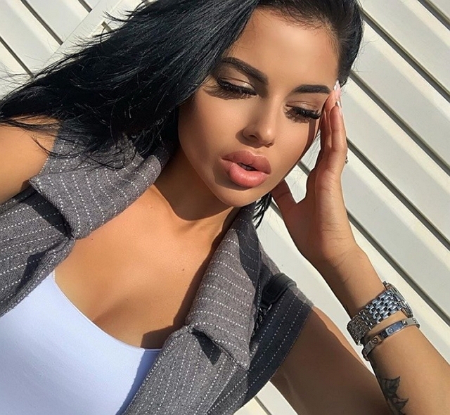 Яна Шафеева: Он меня подавляет Яна Шафеева: Он меня подавляет