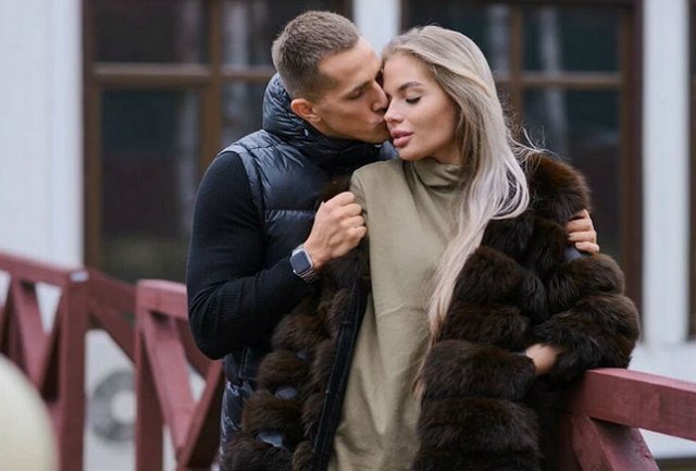 Катю Скалон застукали с другим мужчиной Катю Скалон застукали с другим мужчиной