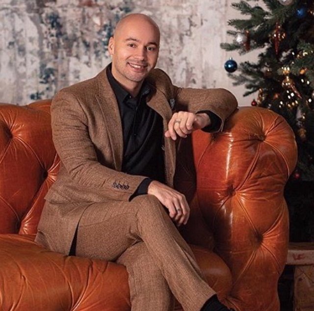 Андрей Черкасов: Женщина должна чувствовать нашу поддержку и любовь Андрей Черкасов: Женщина должна чувствовать нашу поддержку и любовь