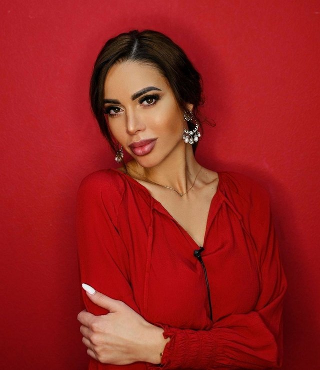 Юлия Белая: Куплю подарок сама Юлия Белая: Куплю подарок сама