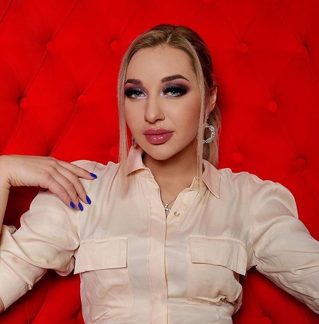 Настя Стецевят снова осталась одинокой Настя Стецевят снова осталась одинокой