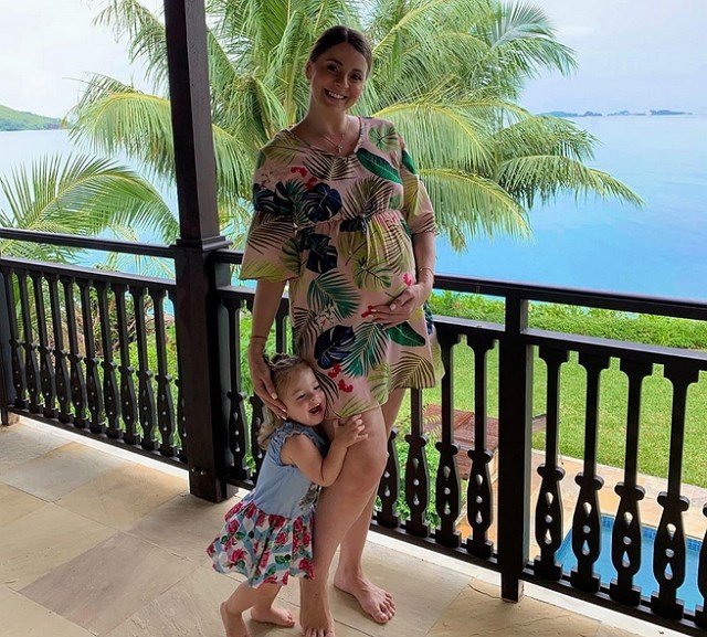 Блог редакции: Участницы проекта обеспокоены предстоящими родами Блог редакции: Участницы проекта обеспокоены предстоящими родами