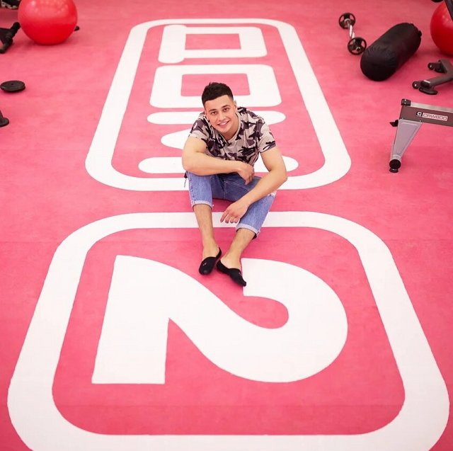 Фото со съёмок ток-шоу (10.05.2020) Фото со съёмок ток-шоу (10.05.2020)