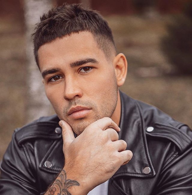 Захар Саленко добивается ухода Яны Шафеевой? Захар Саленко добивается ухода Яны Шафеевой?