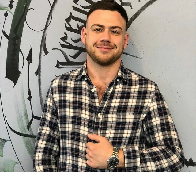 Валера Блюменкранц починил отломавшийся зуб Валера Блюменкранц починил отломавшийся зуб